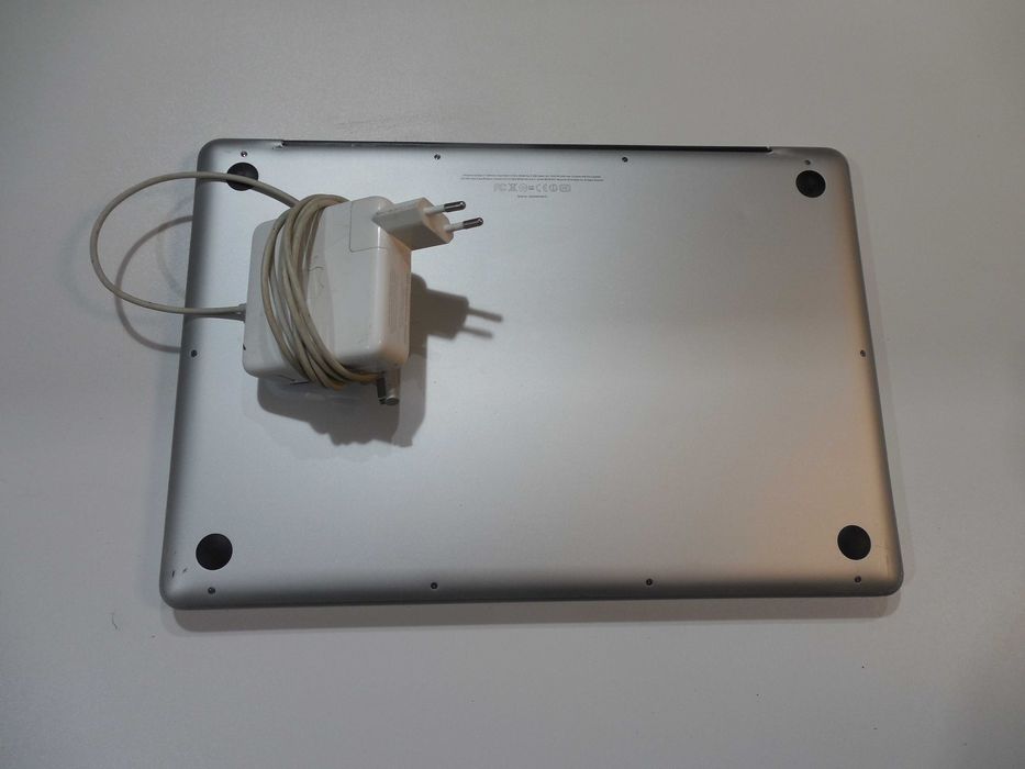 Vand laptop MacBook Pro 13 inch