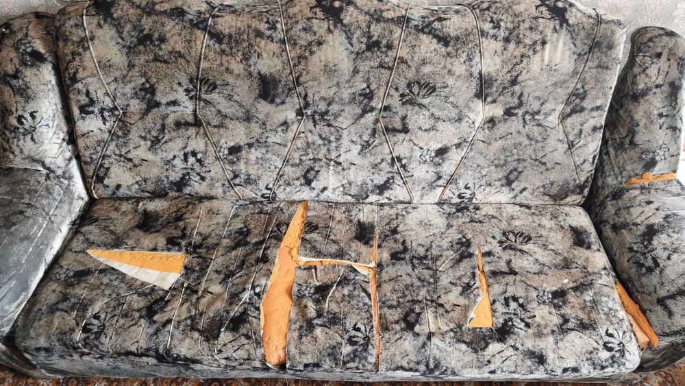 Отдам диван и 2 кресла