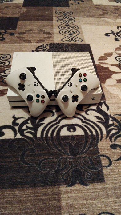 Vand xbox one s în stare perfecta