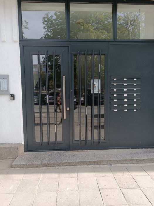 Продава се Тристаен апартамент в Варна, Базар Левски - 82 кв.м за 3281 €/кв.м - Снимка #13