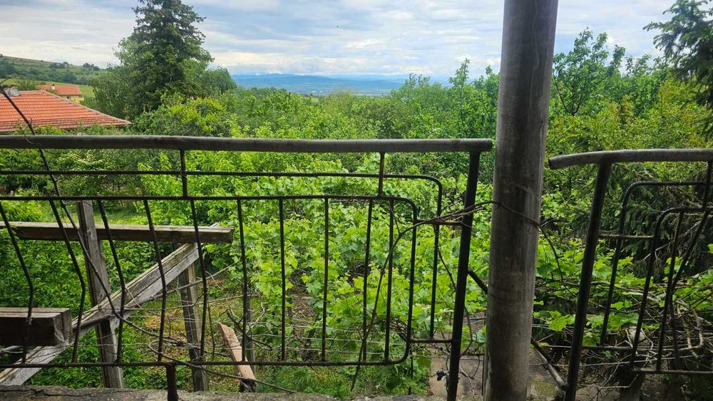 Недвижим имот - къща в село Дъбравите, обл.Пазарджик, община Белово
