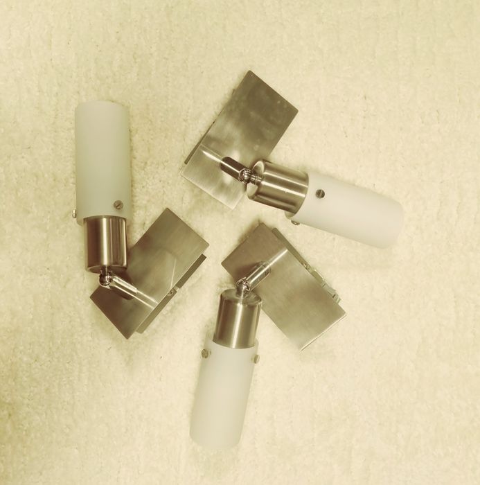 Стенни аплици в бяло 
Цената е за трите.