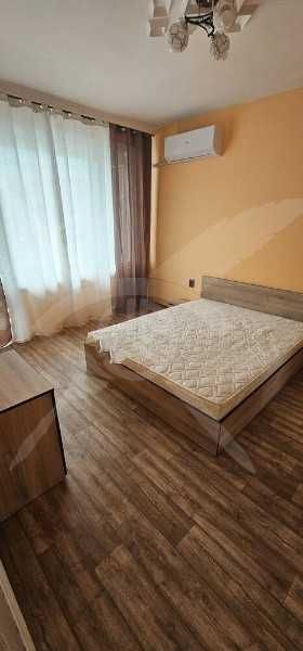 Дава се под наем Тристаен апартамент в Бургас, Лазур - 79 кв.м за 677.79 € - Снимка #1