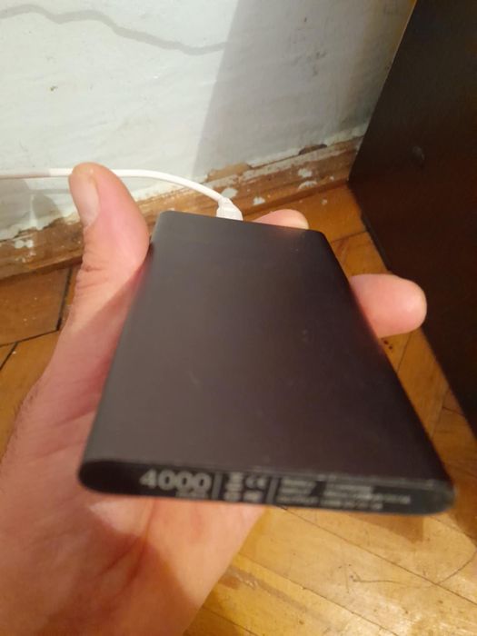 Baterie externa neagra