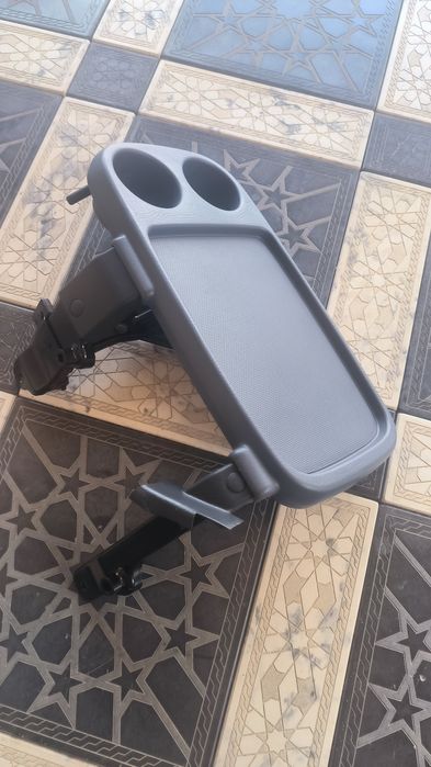 Столик на Delica