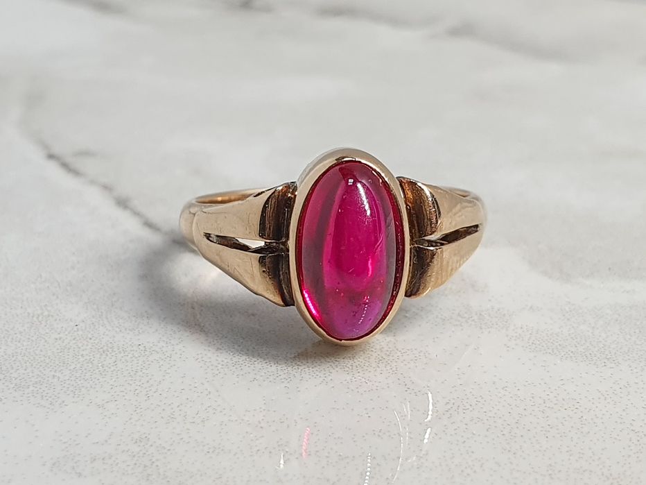 Inel vintage din aur de 14K cu rubin cabochon – mărimea 55