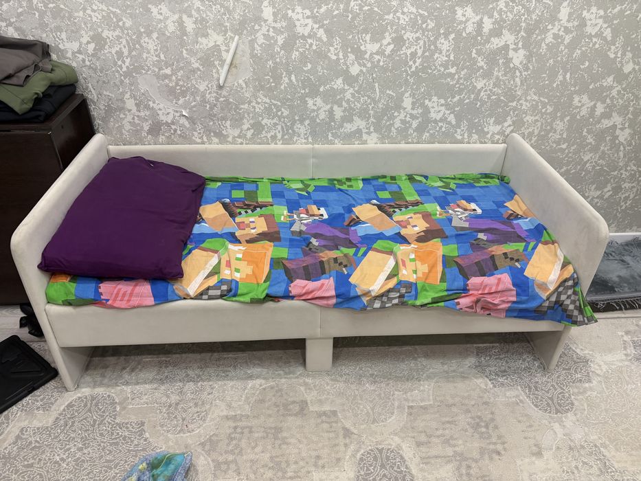 Кровать детская с матрасом