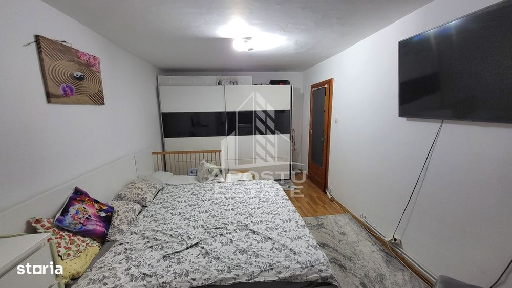 Apartament decomandat,4 camere,2 bai,etaj 2 Calea Lipovei