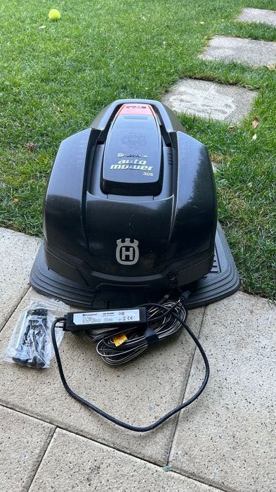 Градински робот за косене на трева