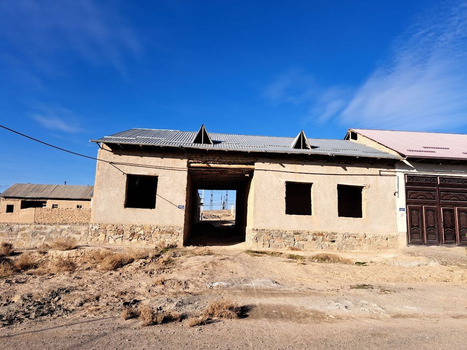 Навоий шахар Фарход савхоз 4 сотихли ховли.