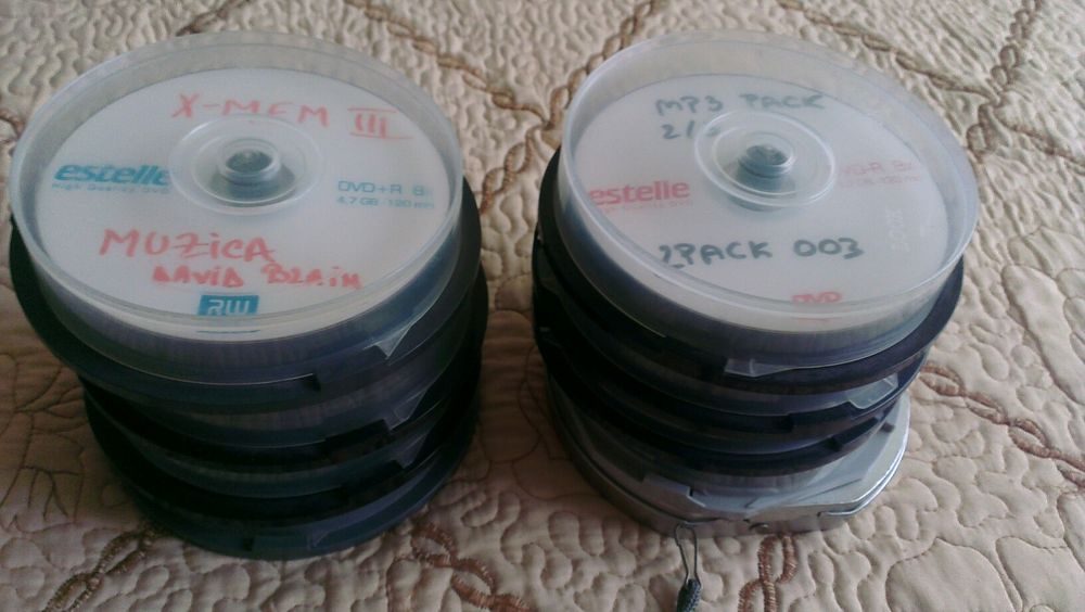Cd si Dwd uri jocuri, muzica, programe.