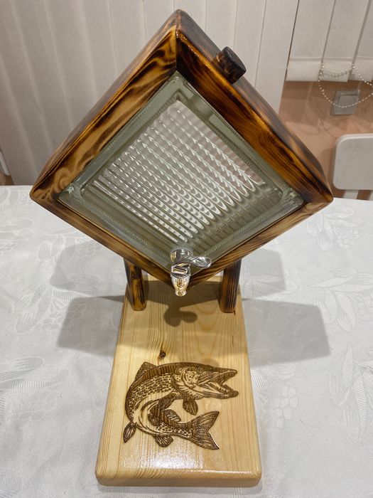 Диспенсър за алкохол с възможност за гравиране на изображение и текст