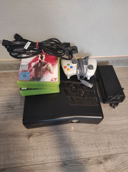 Xbox 360 cu 5 jocuri