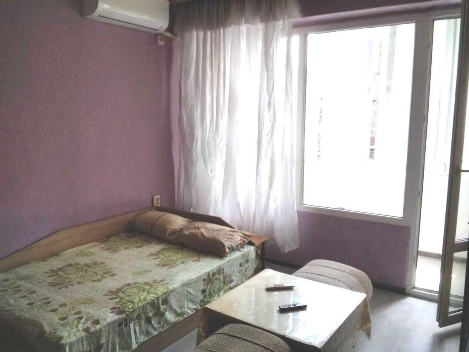 ЧАСНО ЛИЦЕ продава Двустаен и Едностаен без Комисионна--Договаряне