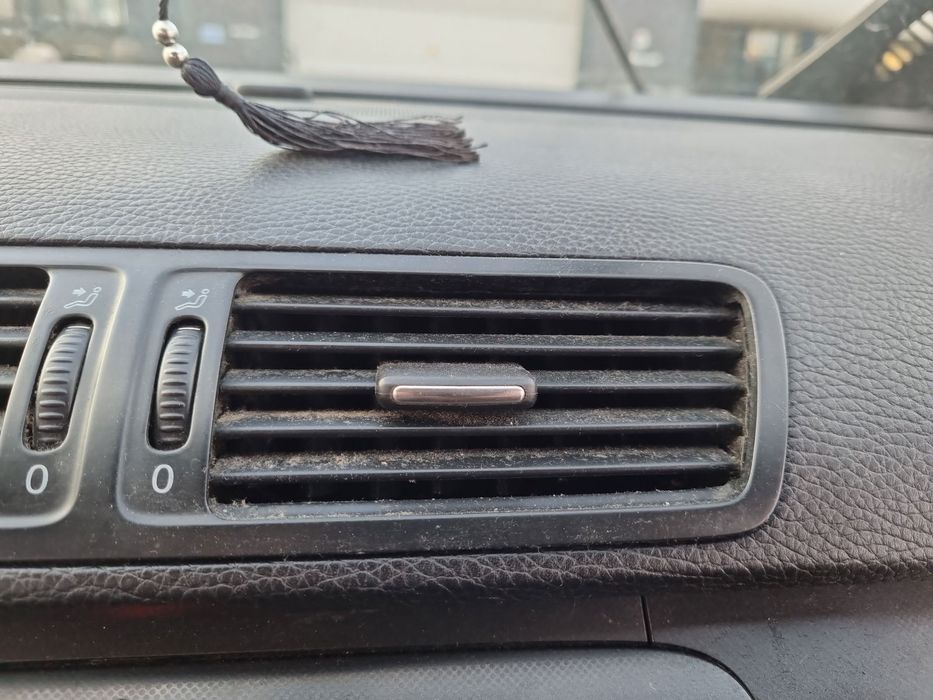 Grila aerisire centrala Volkswagen Passat B6 Variant (3C5) [Fabr 2005