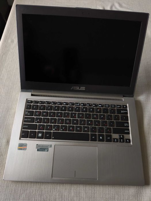 Asus UX31A Notebook на части