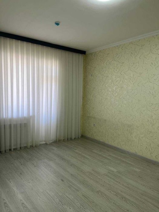 4/8/16 - 4х комнатная квартира 110м2  в махалле "Олмос" - 92000$.