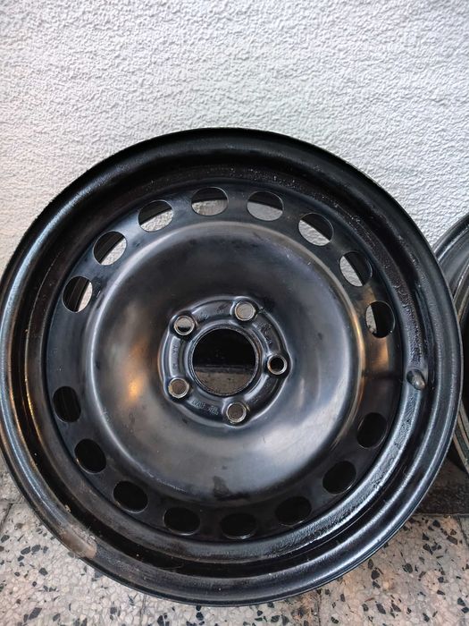 Продавам 2 броя джанти.