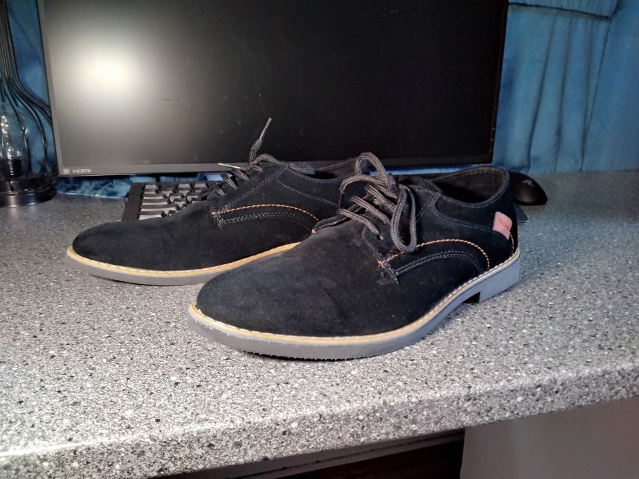 Pantofi din Catifea Frumoasă de Costum (stare nouă)