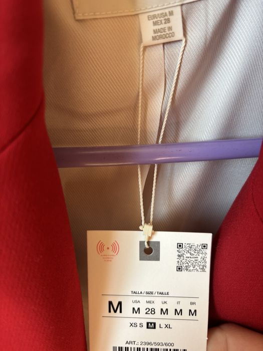 Zara червен кастюм