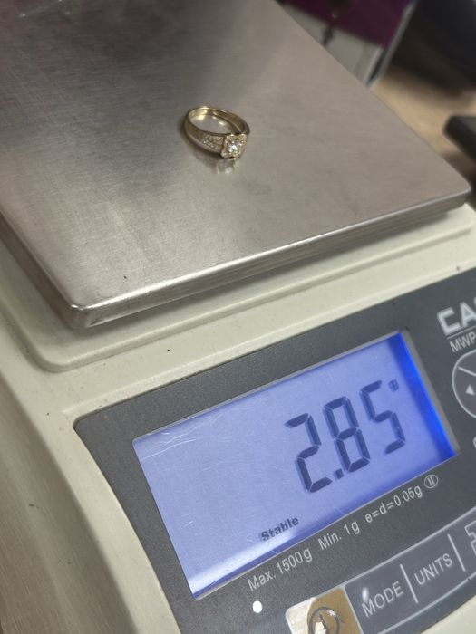 Продам золотое кольцо