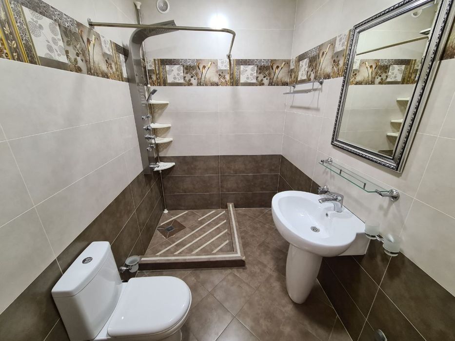 Двух уревнневый дом.