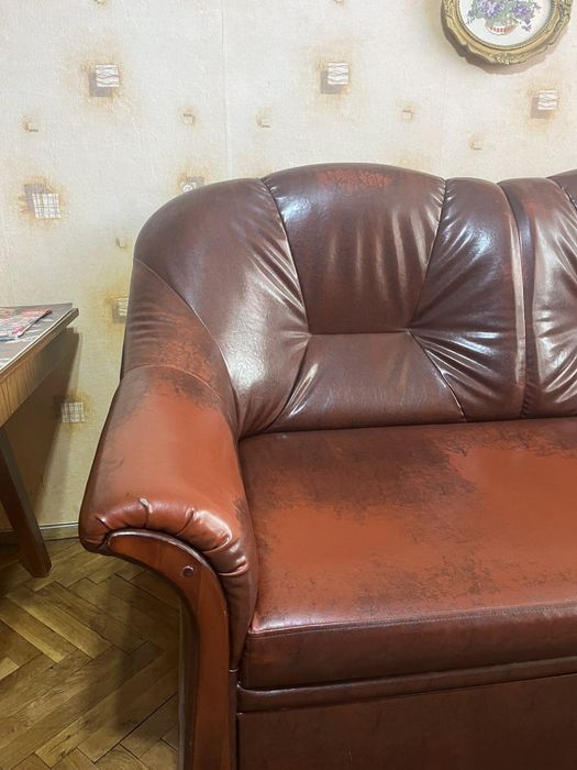 Ъглов диван с два фотьойла  и табуретка