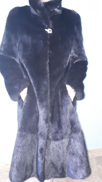 Продам норковую шубу.