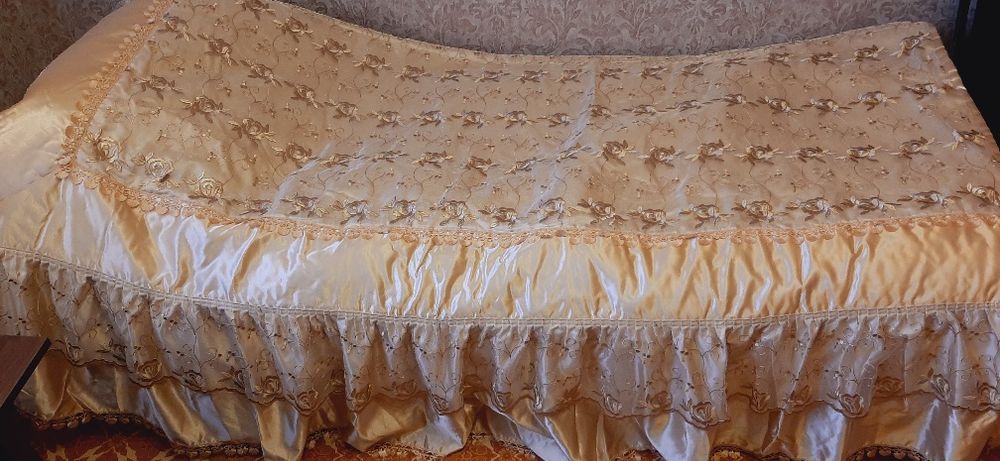 Покрывало атласное