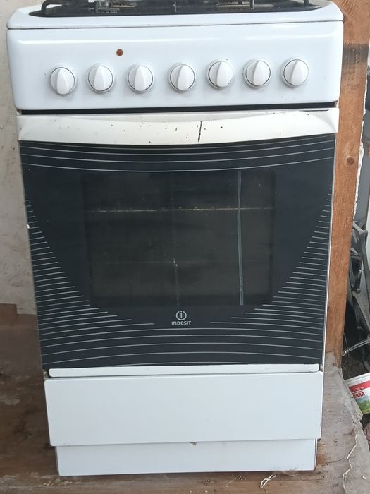 Продам газ плиту