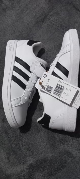 Vând adidași mărimea 35