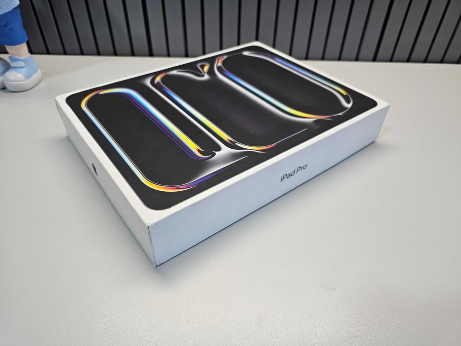 ПРОДАМ Apple iPad PRO 13 inch M4 (256GB) WiFi+ESIM. Состояние НОВОЕ.
