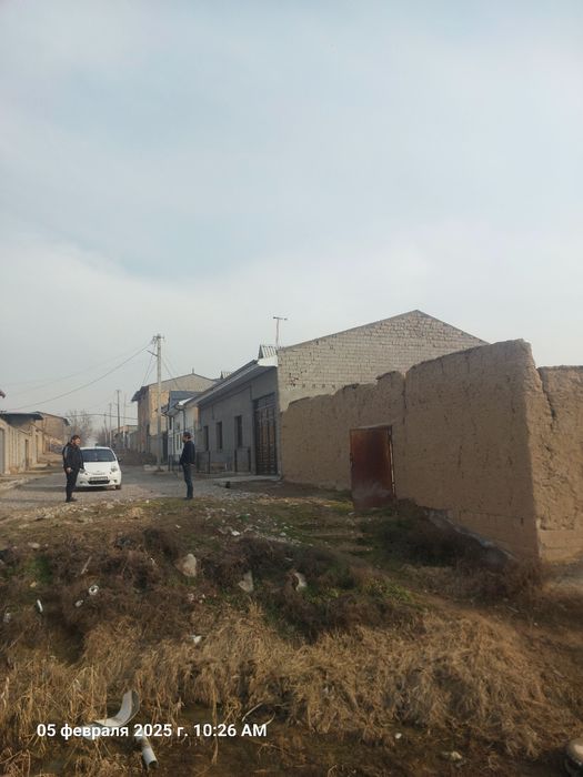 Nazarbek Tekstilda 8 sotik yer sotiladi