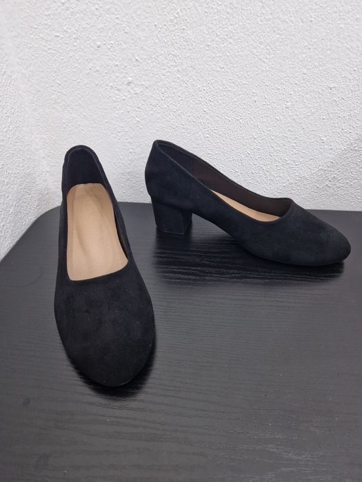 Обувки с нисък ток