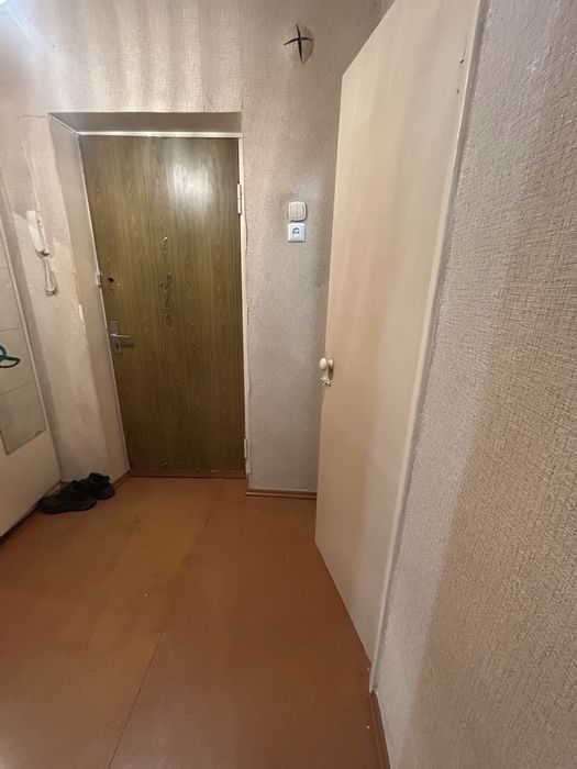 Продается 1,5- ка на Стрелке