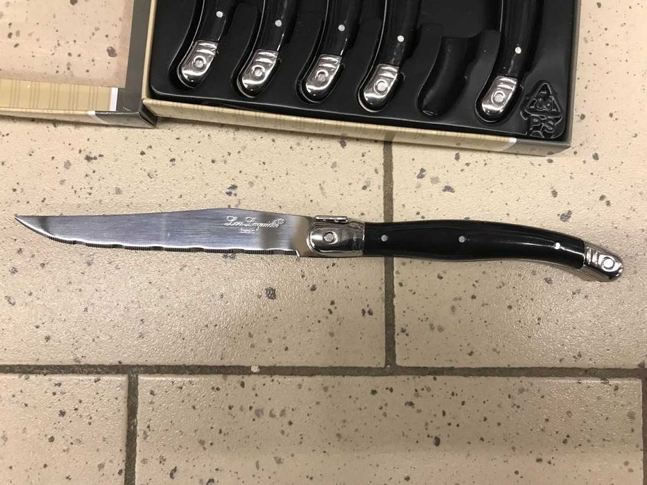 Комплекти вилици и ножове Laguiole  уникален подарък за празник.