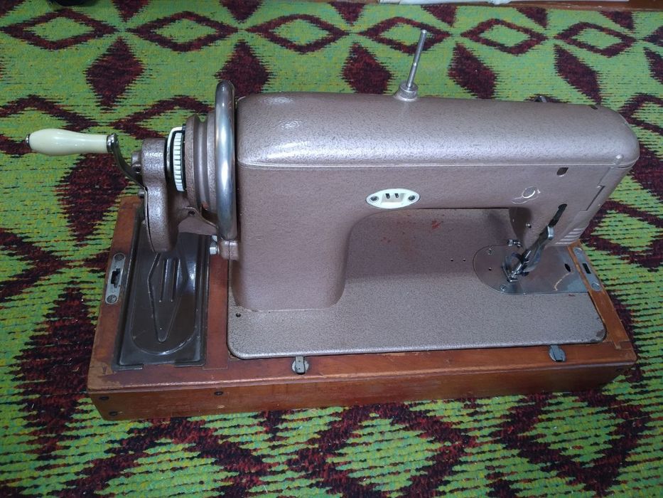 Швейная машинка,тикиш мощин