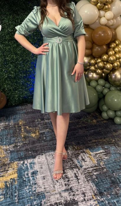 Vand rochie verde menta marime M noua fara eticheta