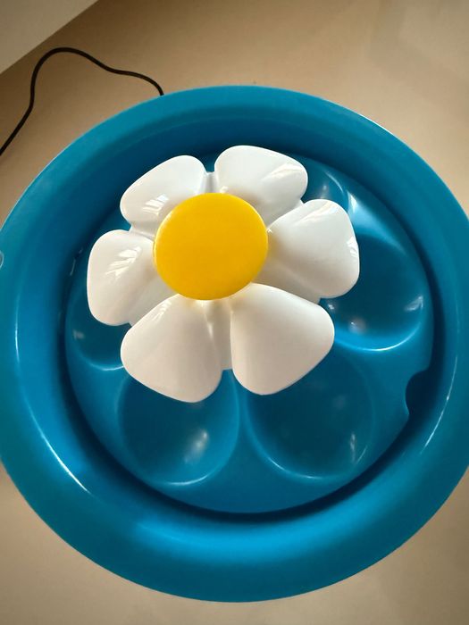 Фонтан- поилка за котка