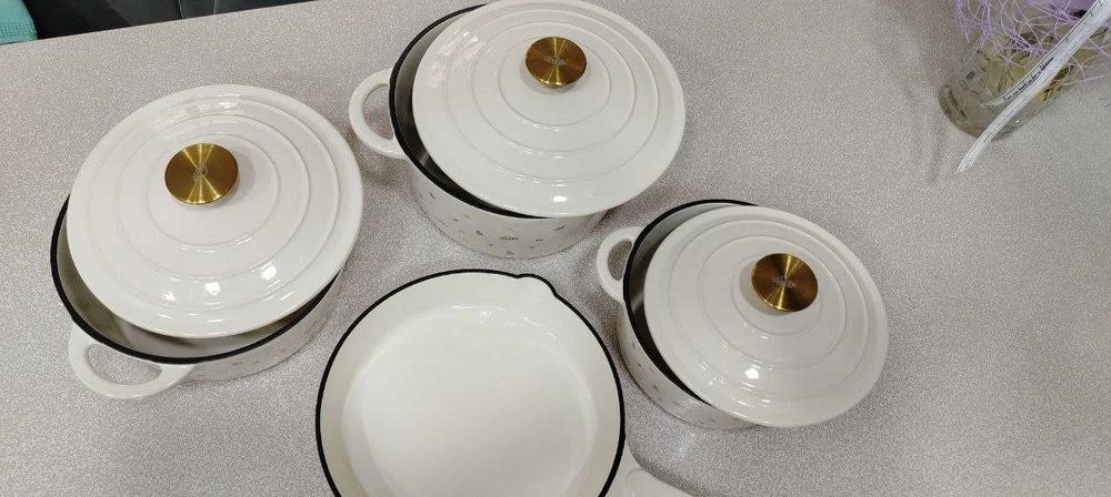 Продаётся чугунное казан набор