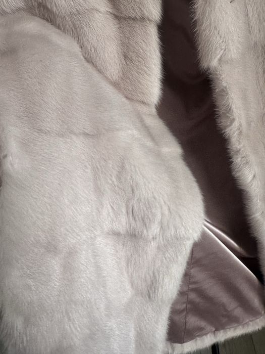 Продам пудро-розовую шубу