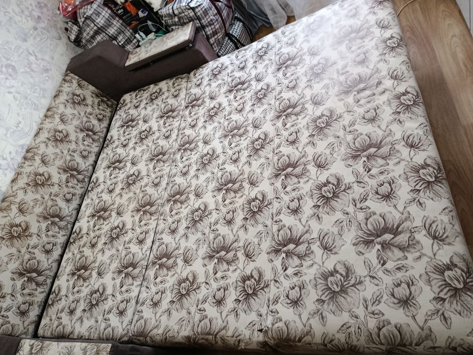 Диван в хорошем состоянии