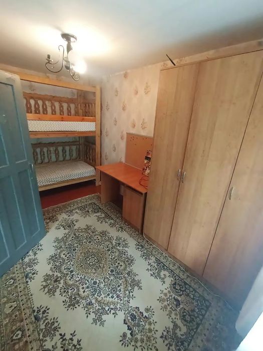 Продам двух комнатную квартиру