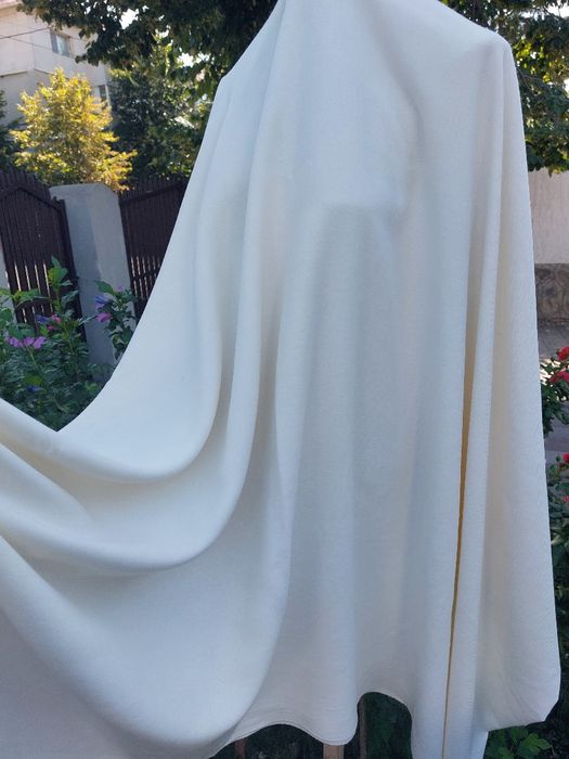 Cupon de stofa superba ivoar,  fina, 100% lâna - 3 m/1,5 m