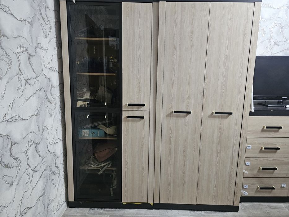 Продам шкафы,комод ,стеллаж