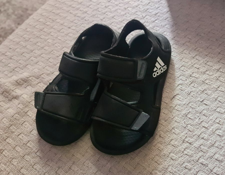 Сандалки Adidas 28