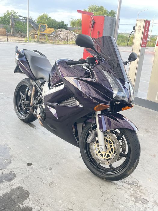 Vfr 800 an 2002