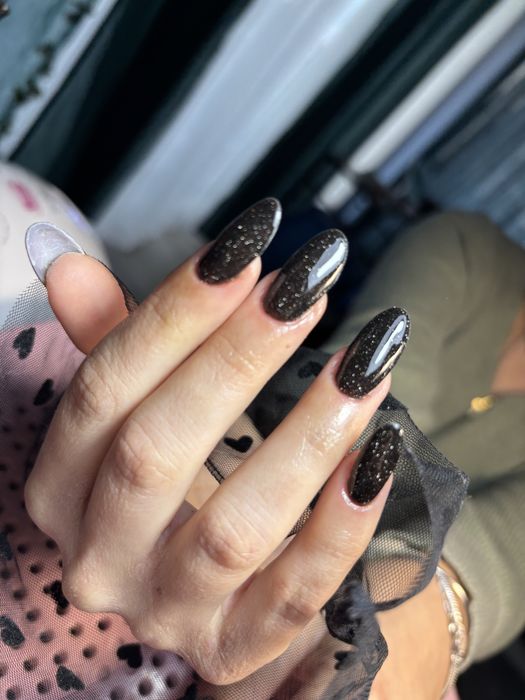 Unghii cu gel si oja semi