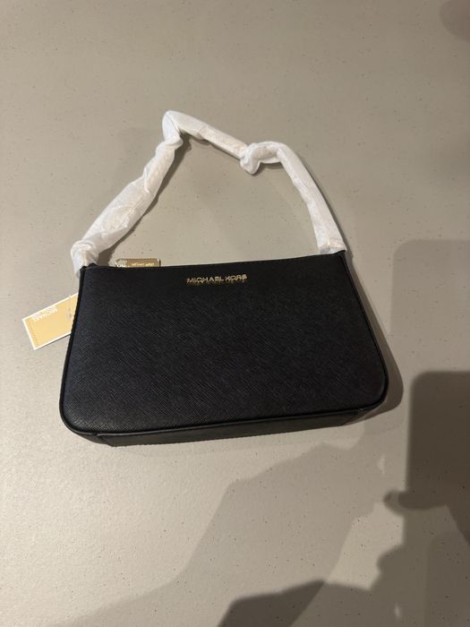 Нова черна чанта Michael Kors с етикет