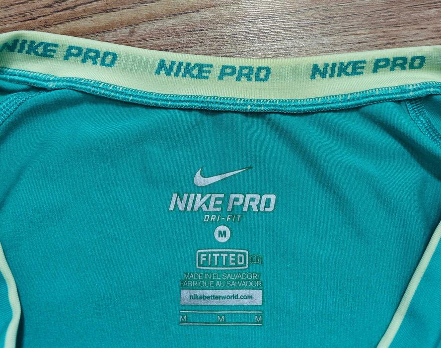 SALE % NIKE Pro Оригинална дамска спортна тениска размер М